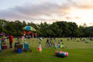 O carro, o barulho e a praça 1 shutterstock 1962314659 Lucianospagnolribeiro Shutterstock