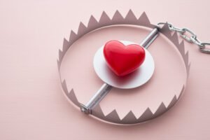 Não era amor, era cilada: como não cair em golpes de relacionamento 1 shutterstock 1465386935 pla2na 1