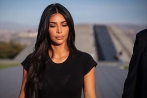 Kim Kardashian e suas criptomoedas 1 shutterstock 2159000413 wirestock creators min