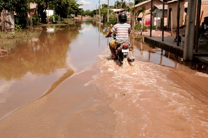 A inflação da tragédia 1 A inflação com a tragédia das chuvas torrenciais no verão
