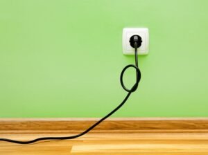 Meu aparelho foi danificado por um 'apagão', o que fazer? 1 dreamstime s 22363266 vladimir nikulin min