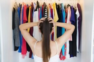 Pare de gastar tanto com roupas: quantas peças você precisa ter? 1 dreamstime s 94177059 Rayp808 min