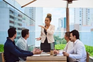 Como divulgar seu negócio sem parecer insistente