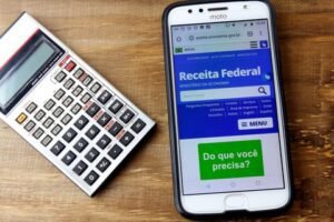 Isenção para quem ganha até R$ 5 mil: quem perde e quem ganha? 1 Isenção do IR: governo ganha ao não atualizar