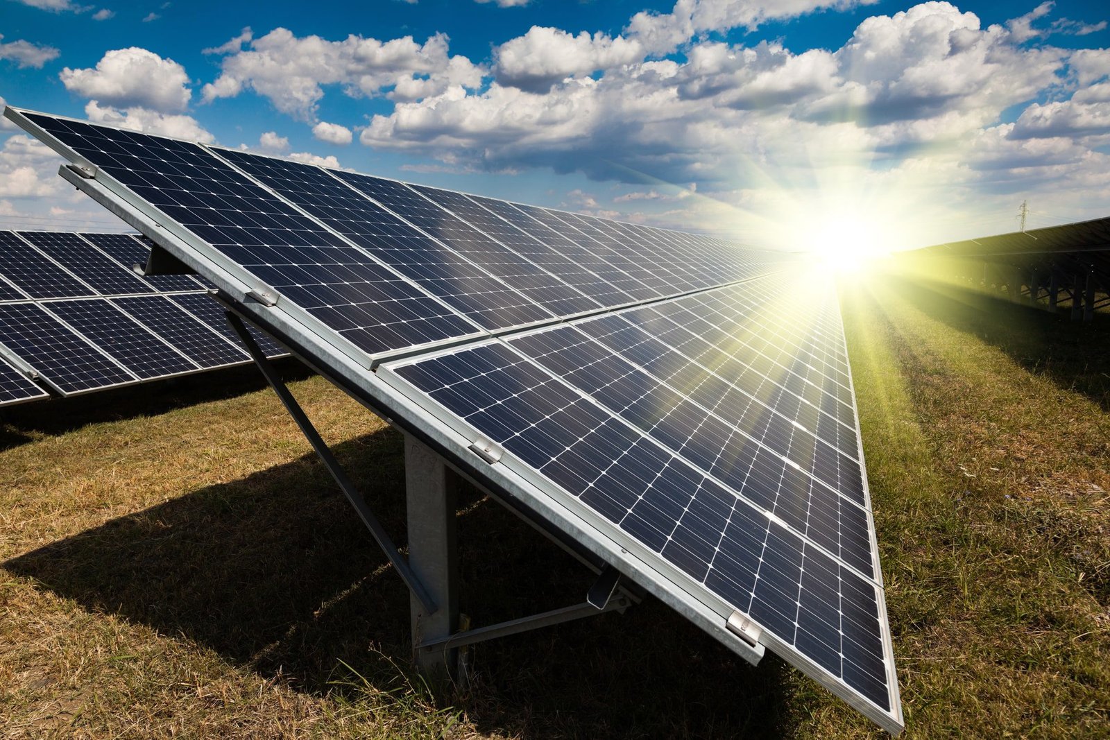 Energia solar por assinatura: como funciona e para quem vale a pena