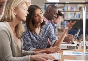 • Centro Municipal de Educação Especial para Iniciação ao Trabalho
